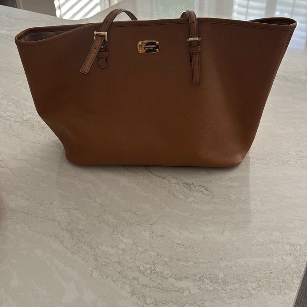 Elegant Michael Kors Brown Leather Tote Bag